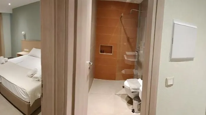 Отель Samari *